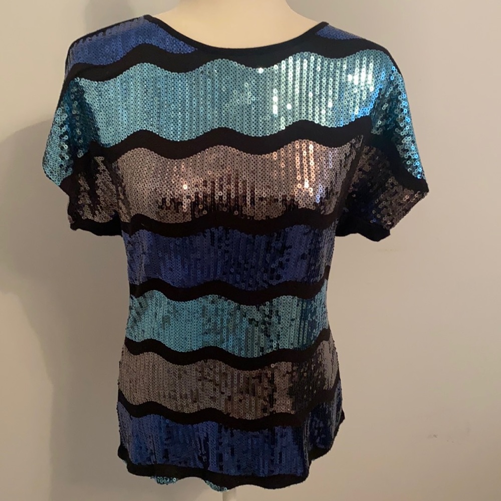 Fab sequin wave top! Only $10!!